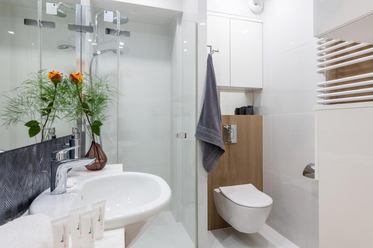 Plac Bankowy Serviced Apartments Варшава Екстер'єр фото