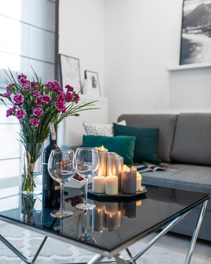 Plac Bankowy Serviced Apartments Варшава Екстер'єр фото